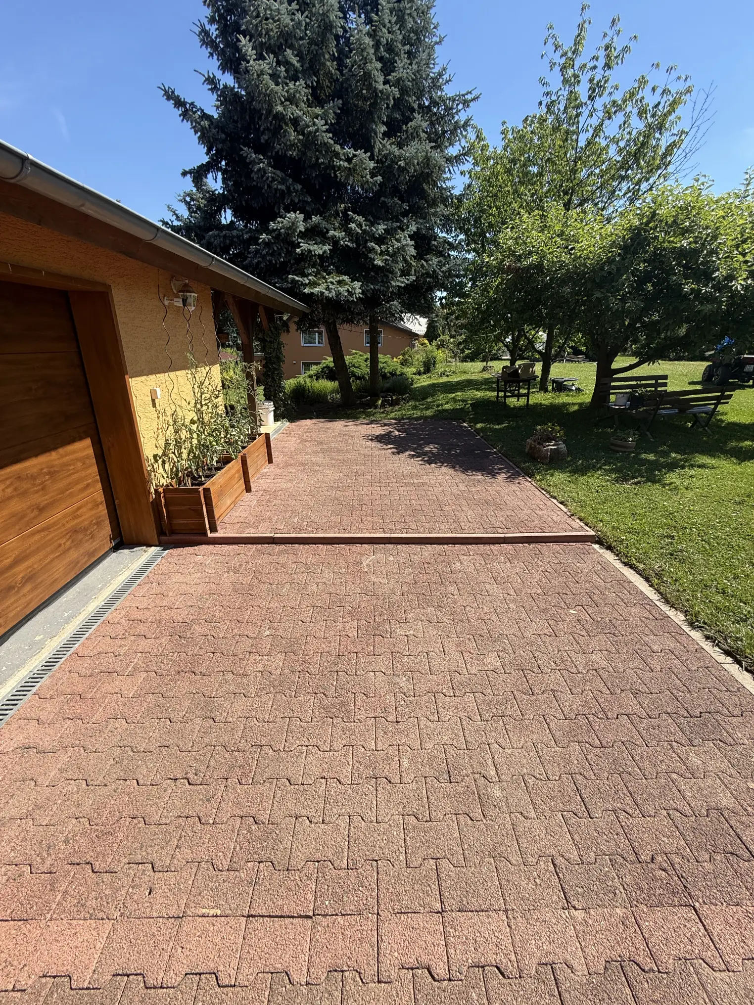 Chodník po čištění